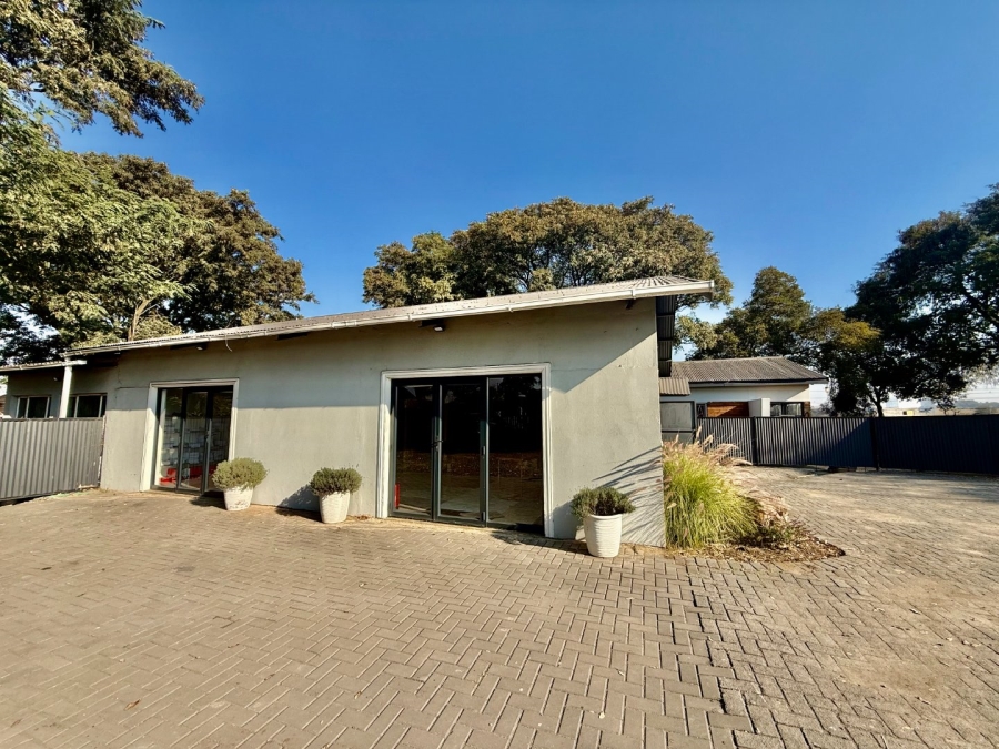 To Let Commercial Property for Rent in Hartbeesfontein North West